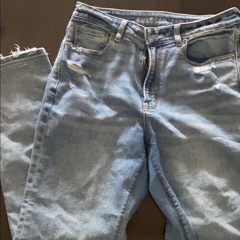 American Eagle distressed stretch mom jean
